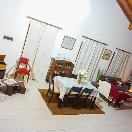 Kreouzos Stone House Σπίτι διακοπών *