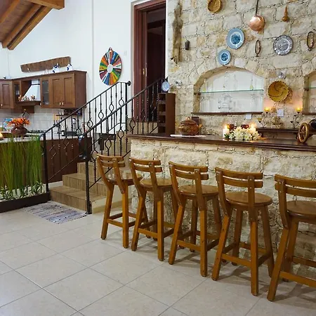 Kreouzos Stone House Semesterbostad *